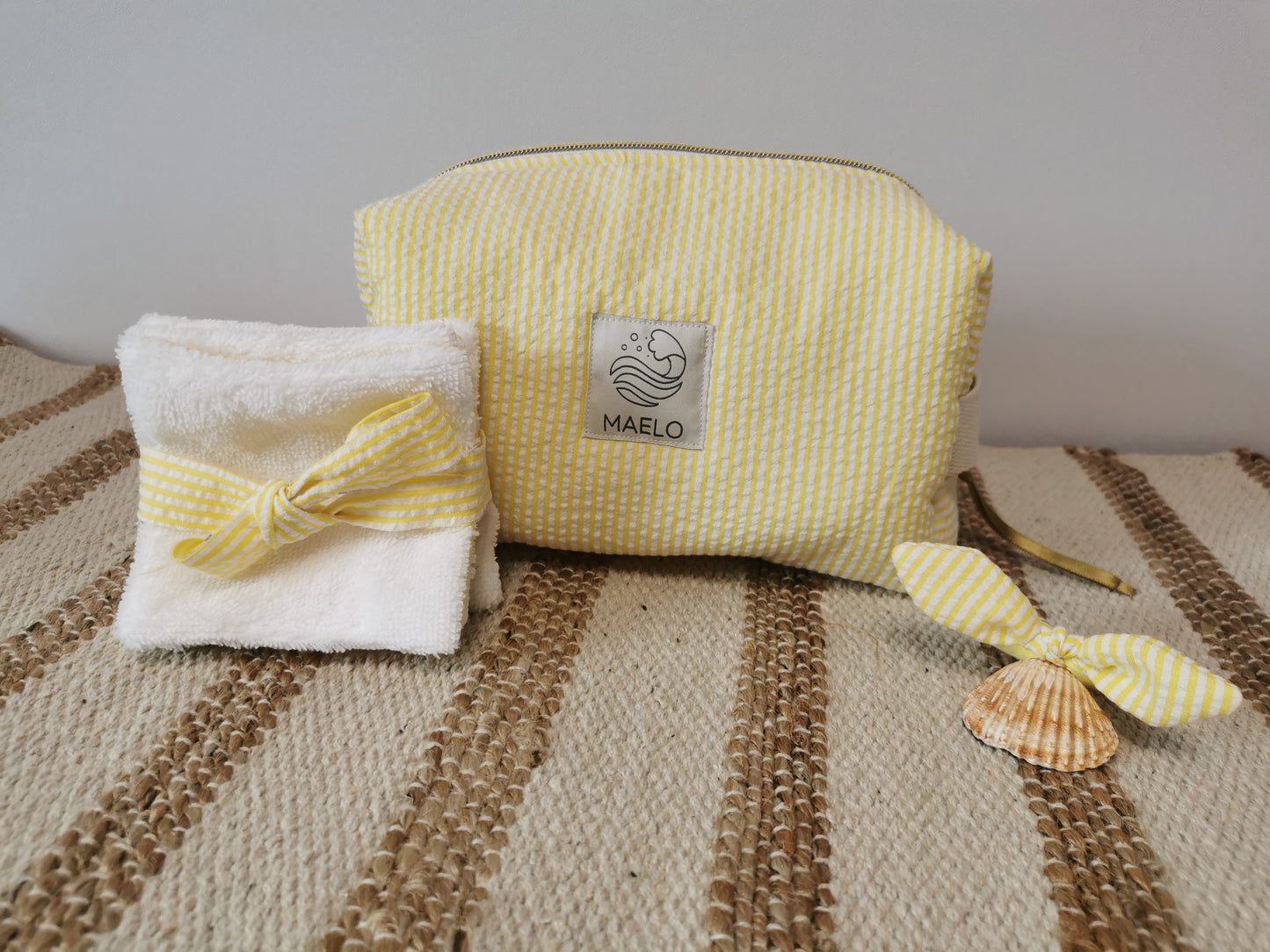 Trousse de Toilette Rayée Jaune – Pratique, Élégante & Pleine de Soleil ☀️