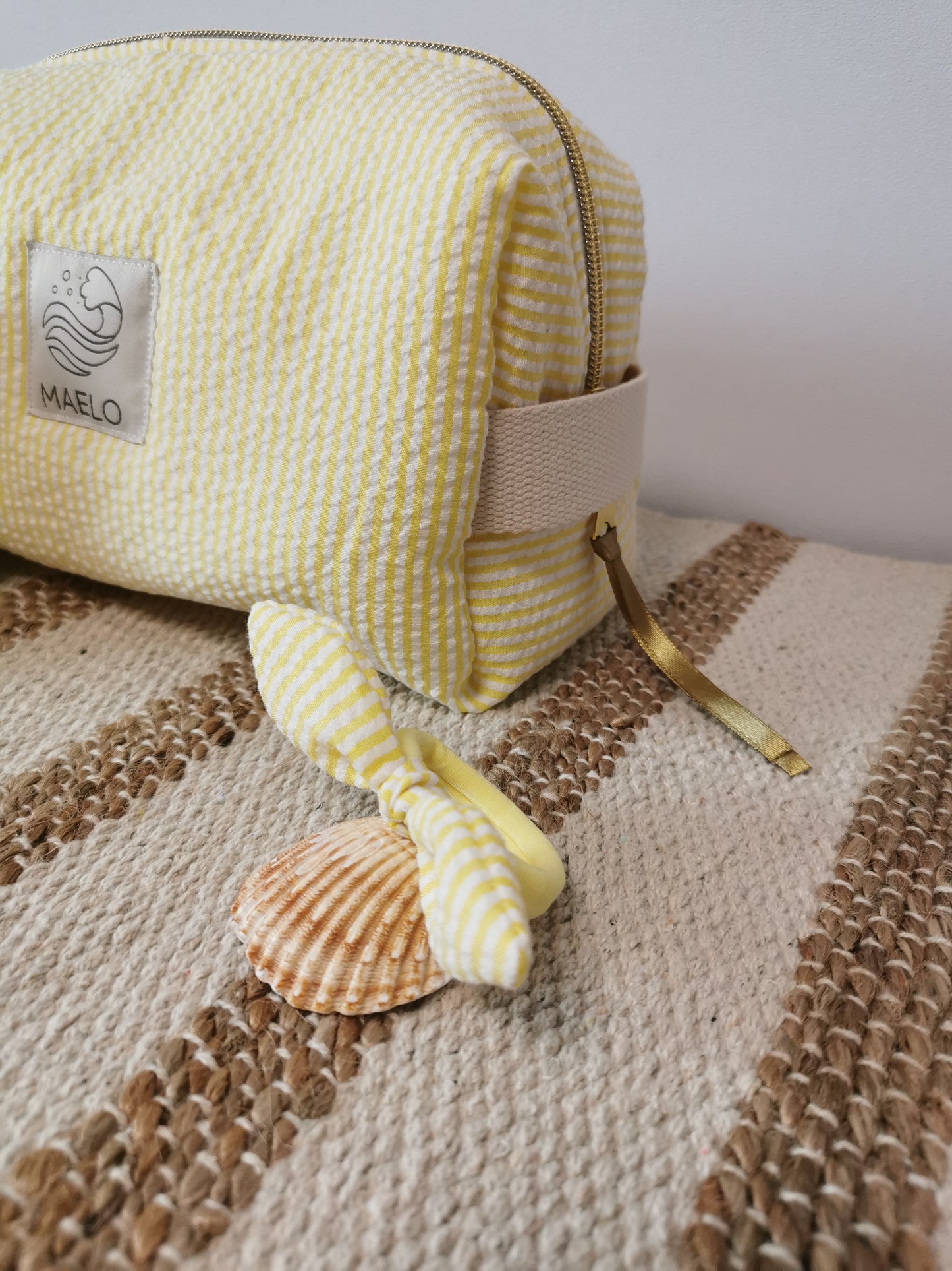 Trousse de Toilette Rayée Jaune – Pratique, Élégante & Pleine de Soleil ☀️