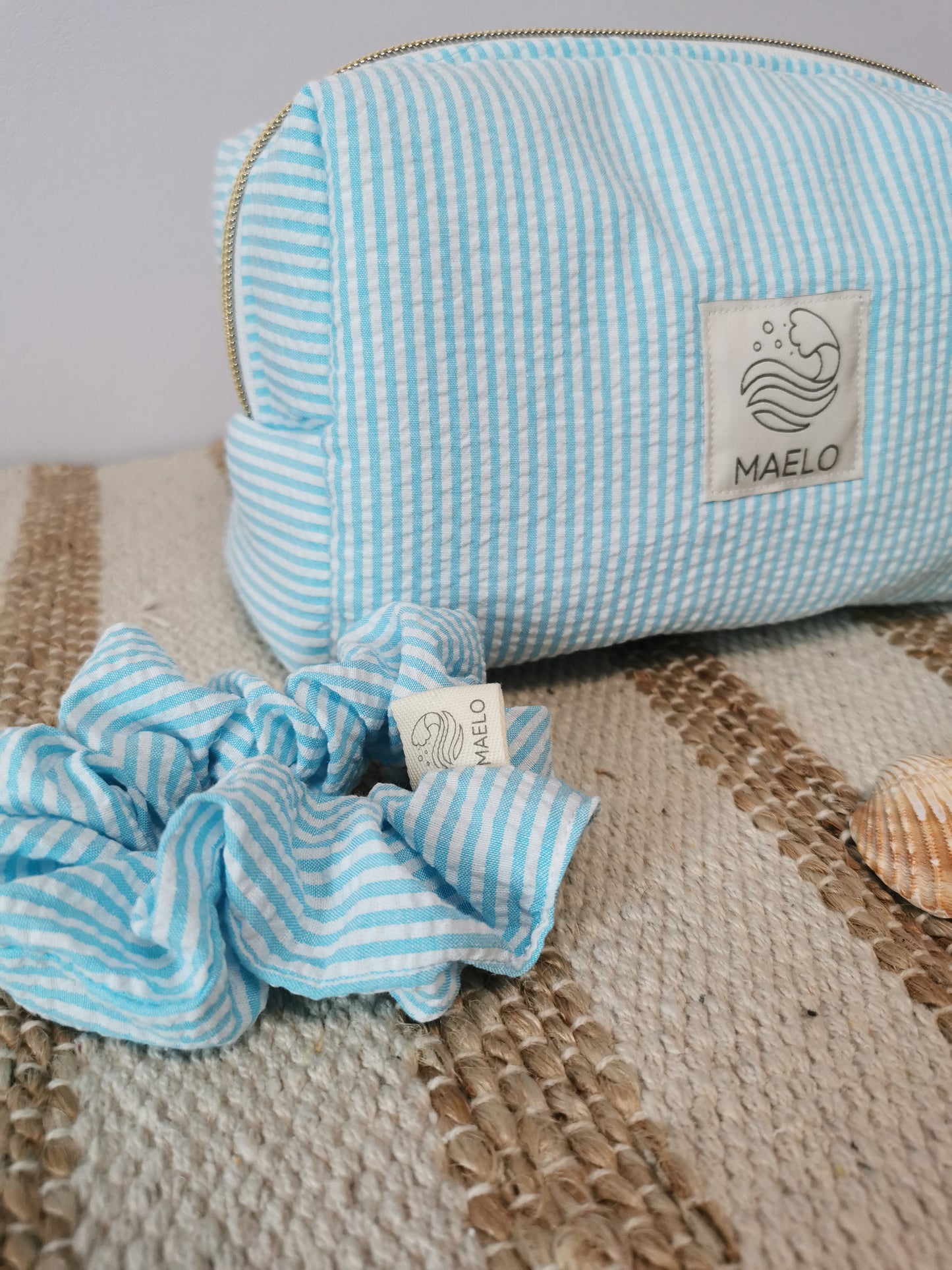 Trousse de Toilette Rayée Bleu – Chic, Rafraîchissante & Intemporelle 🌊