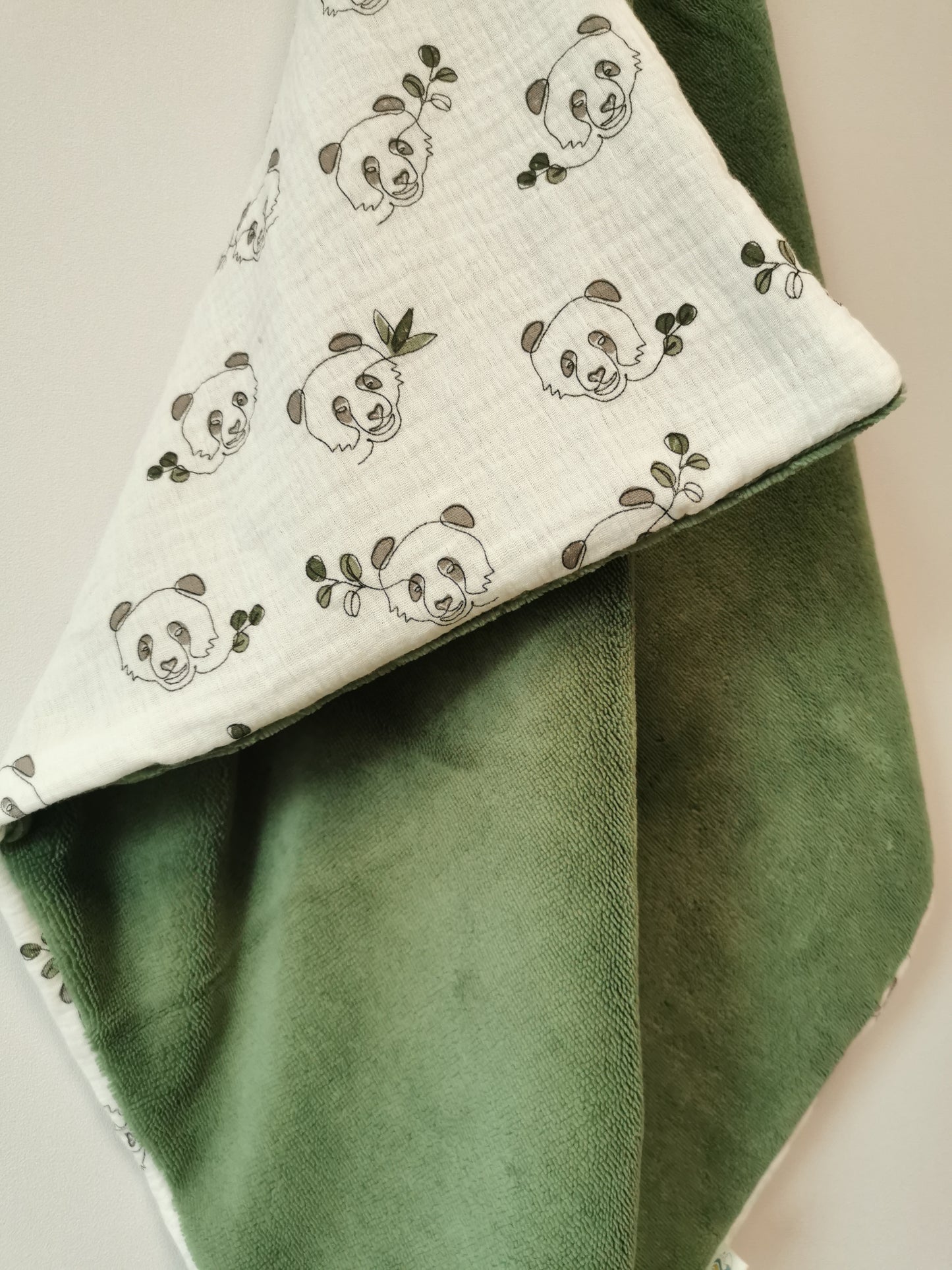 Cape / serviette de bain bébé motifs panda