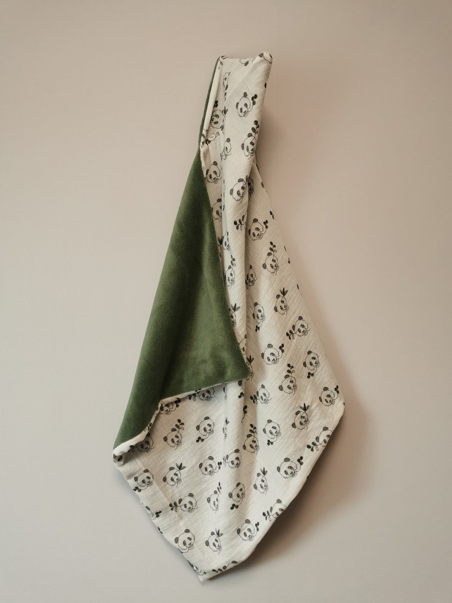 Cape / serviette de bain bébé motifs panda