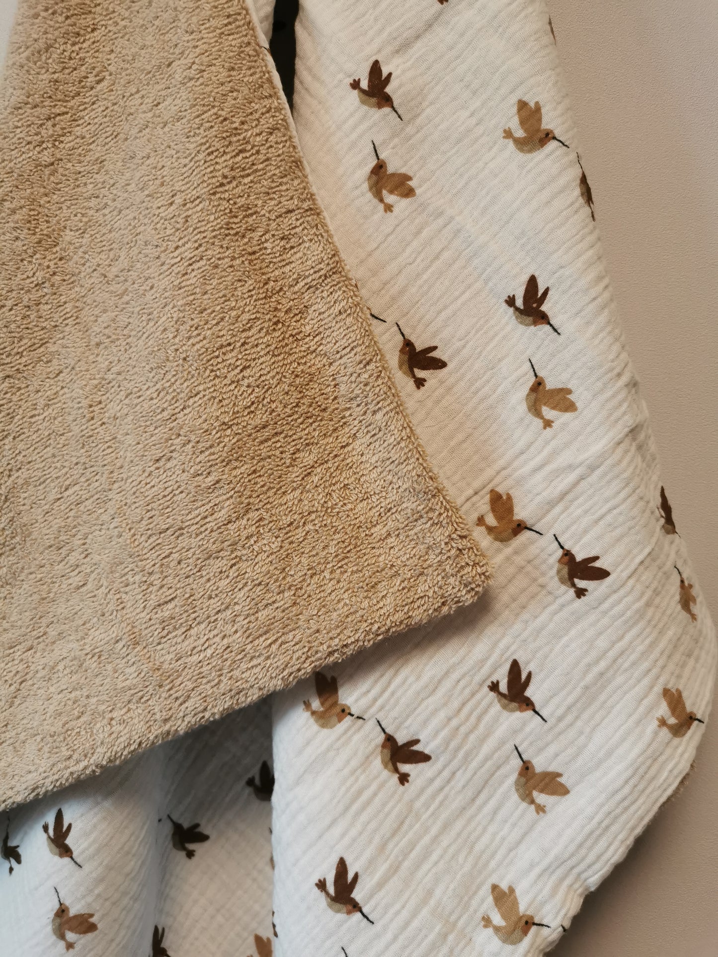 Cape / serviette de bain bébé motifs oiseaux