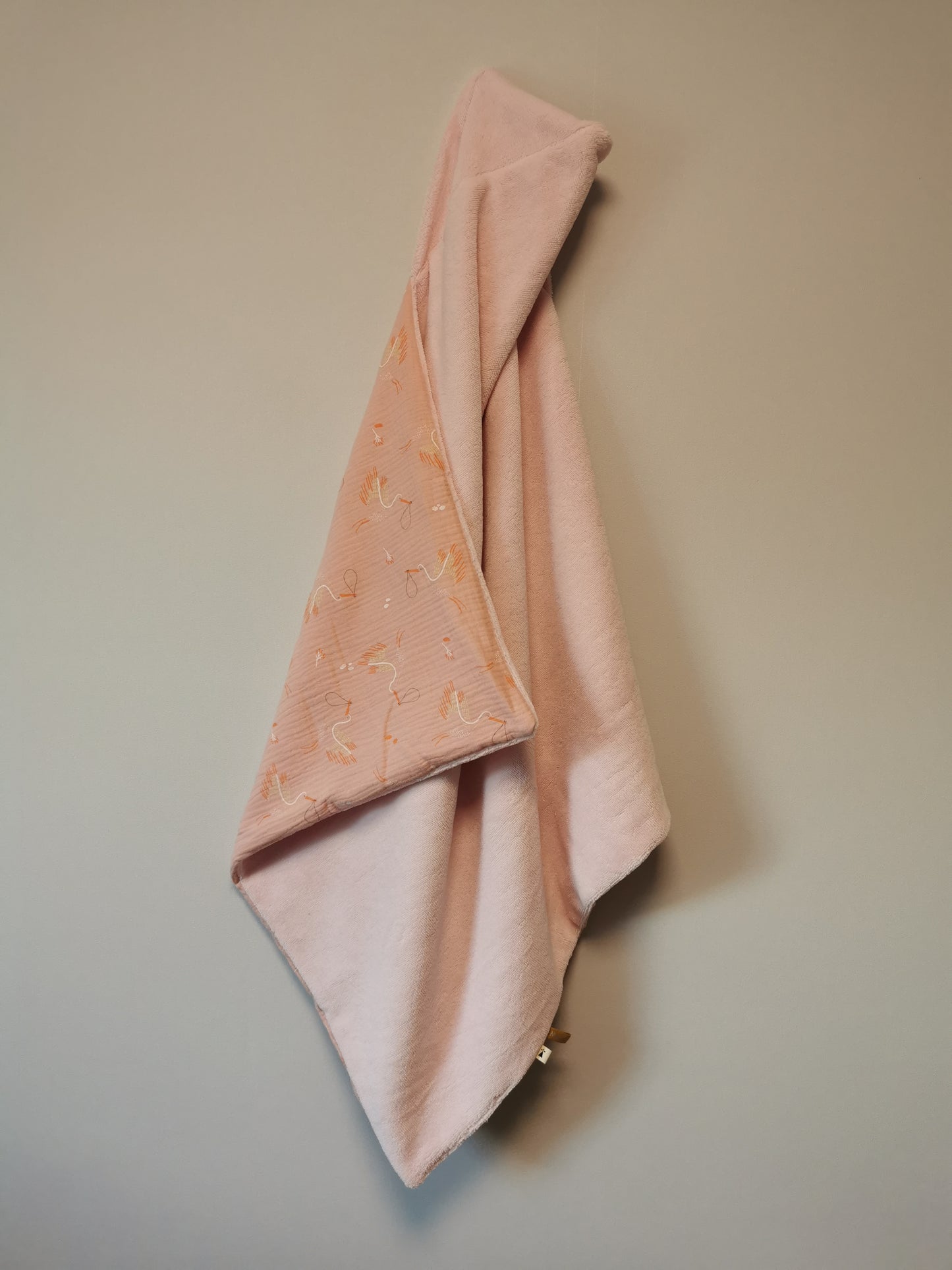 Cape / serviette de bain bébé motifs cigogne